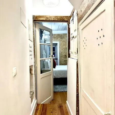 Kitsch Corner Paradise I * Lissabon